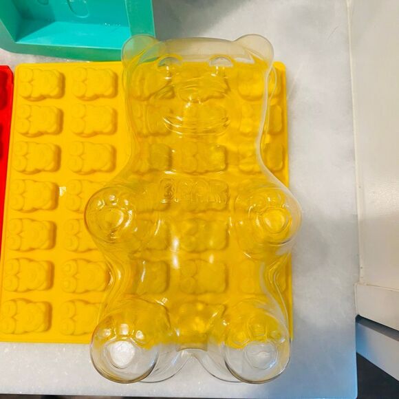 Nostalgia Gummy Candy Making Kit With 4 Silicone Mold Trays Bundle Multicolor OS - Picture 16 of 16